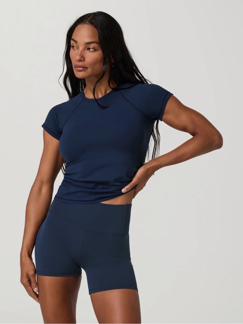 Vuori All The Feels Short Sleeve Essential Tee in Blue Coast Size Medium